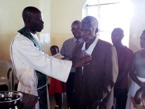 Read more about the article [PHOTOS] Mzee Fred Ssentamu gives life to Christ, gets baptised