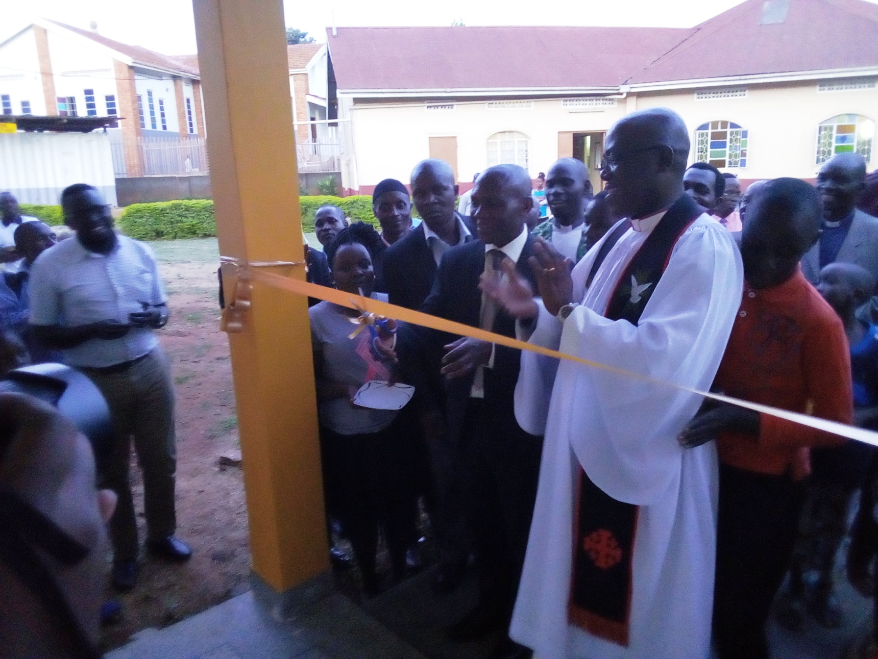You are currently viewing Mulago Hospital Management Hands over New Children’s Church Building to St Luke